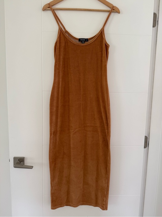 Missguided Dresses & Skirts - Missguided Camel Velour Sun Dress, size 8.